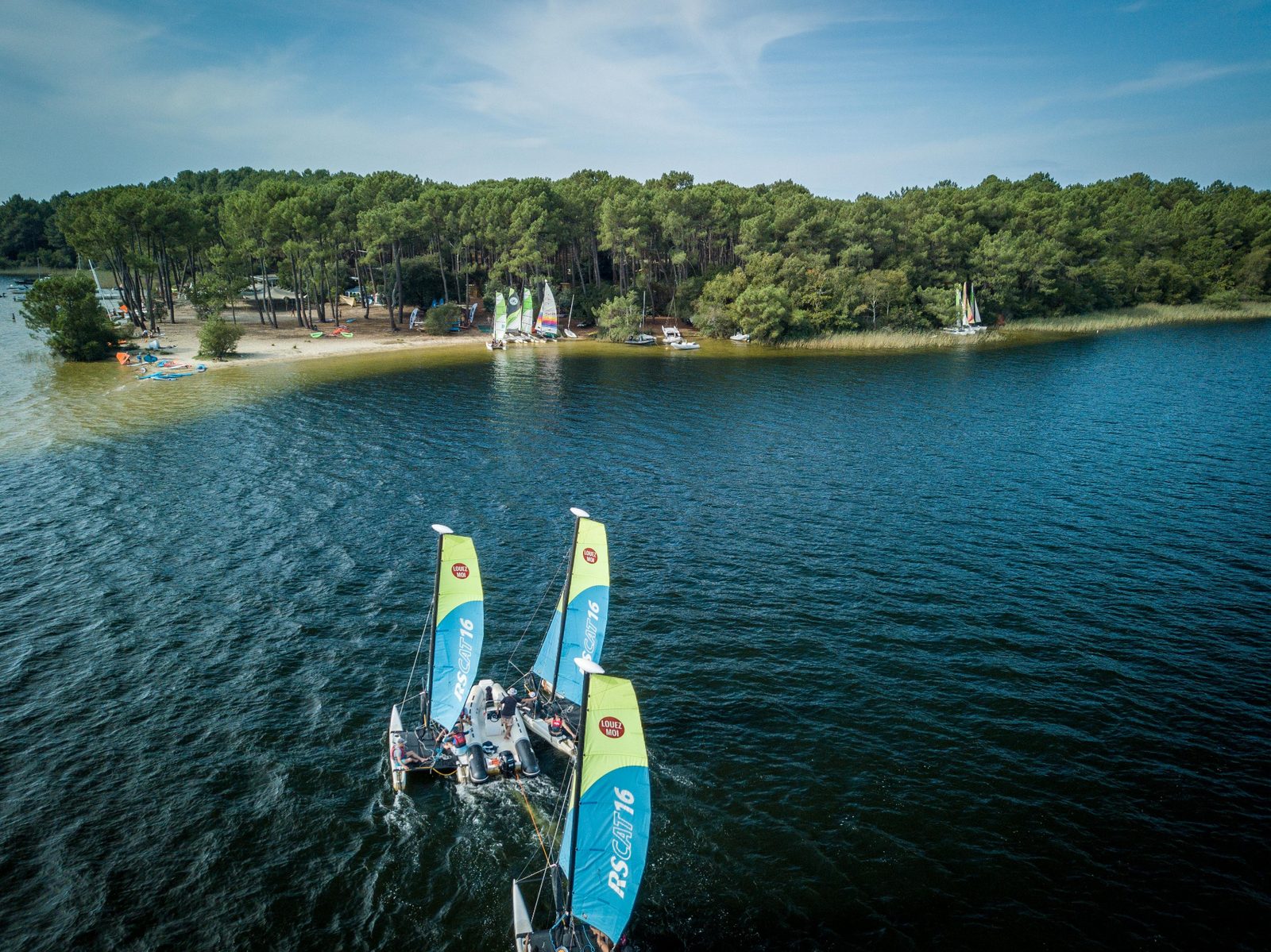 Katamarane auf dem Lac de Lacanau